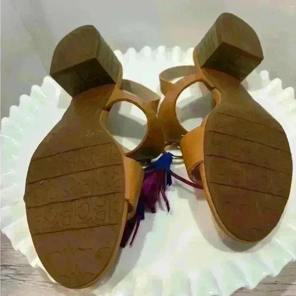 BC (Born in California) vegan leather sandals, organic. Tassels, 2.5” heels - Picture 6 of 7